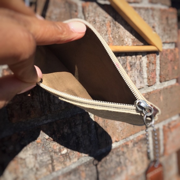 Coach Wristlet - Picture 4 of 7